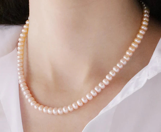 4 stylish ways to wear pearls