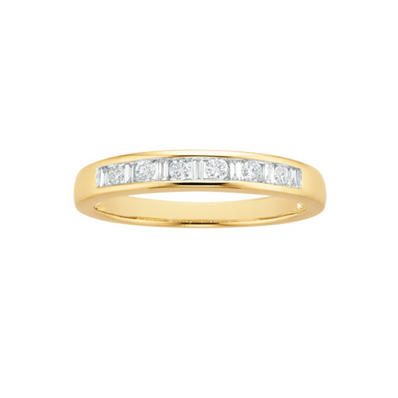 18ct Yellow Gold Round & Baguette Cut with 0.25 Carat tw of Diamonds Ring