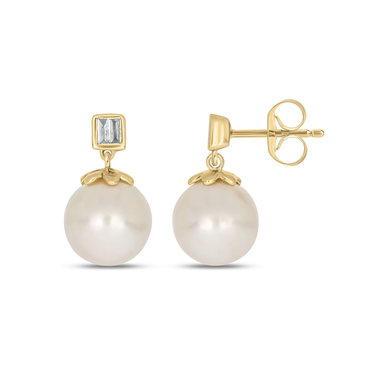 9ct Yellow Gold White Cultured Fresh Water Pearl 0.07 Carat tw Lab Grown Diamond Stud Earrings